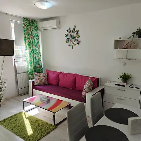 Viktoria Apartamento *